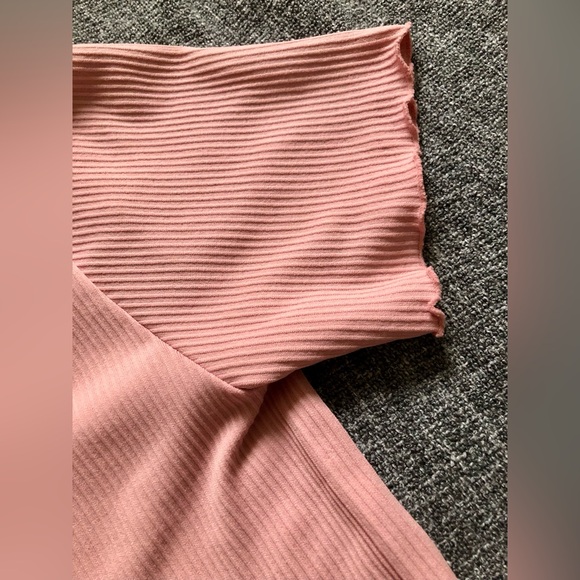 2/15• Baby pink cropped tee • Streetwear Society • Women’s M-L - Picture 4 of 6